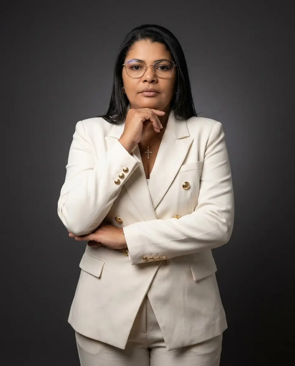 Dalilia Magalhães em ensaio profissional